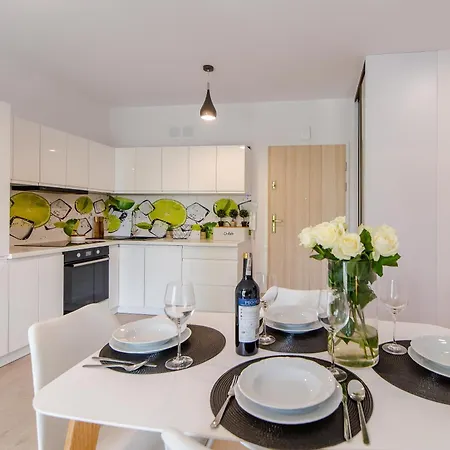 Waterline Deluxe Class, Family Place