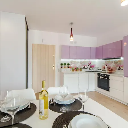 Waterline Deluxe Class, Family Place