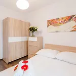 Waterline, Family Place Apartment