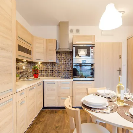 Waterline Deluxe Class, Family Place