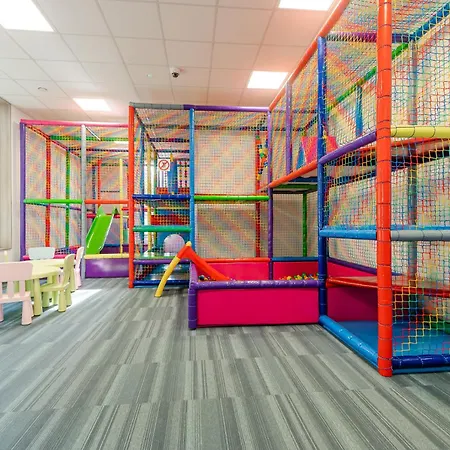 Waterline Deluxe Class, Family Place *