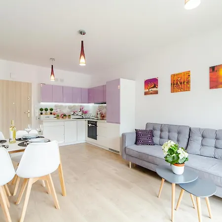 Waterline Deluxe Class, Family Place