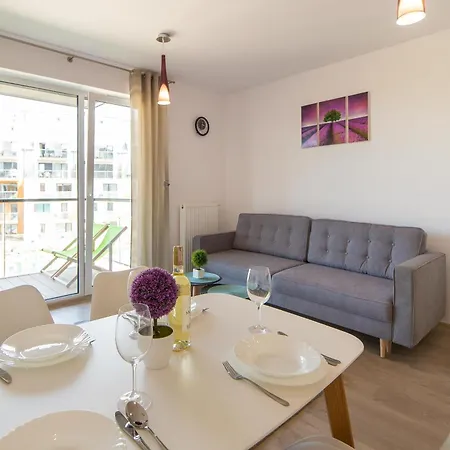 Waterline Deluxe Class, Family Place *